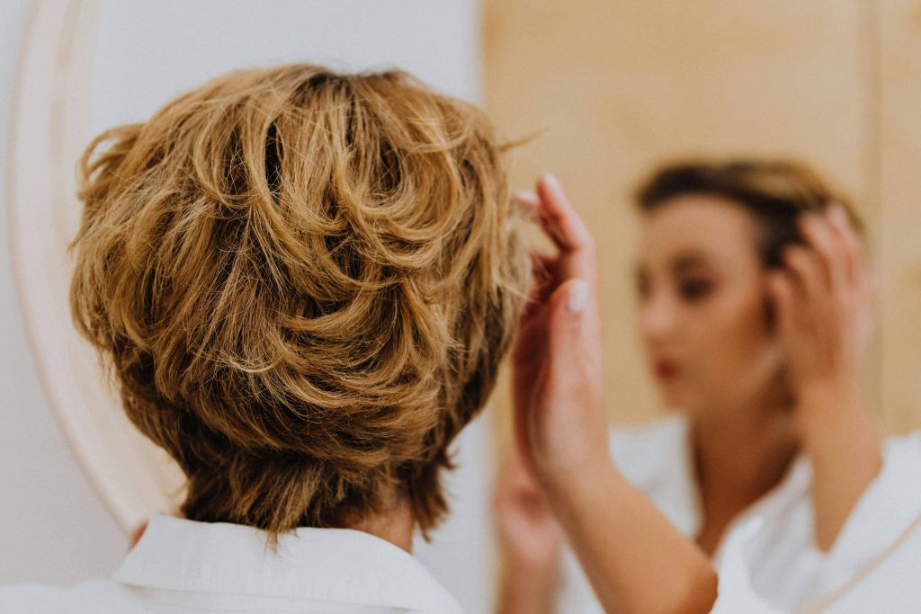 The Ultimate Guide to Non-Surgical Hair Restoration: Methods, Costs & Results