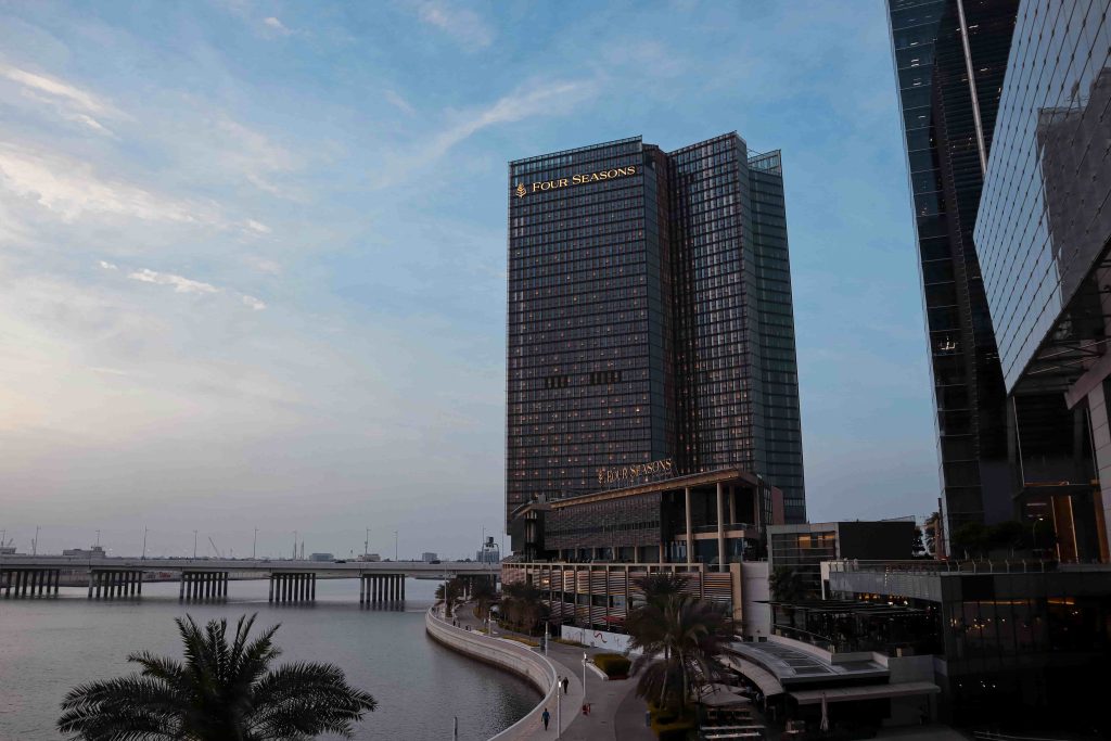 abu dhabi famous hotel