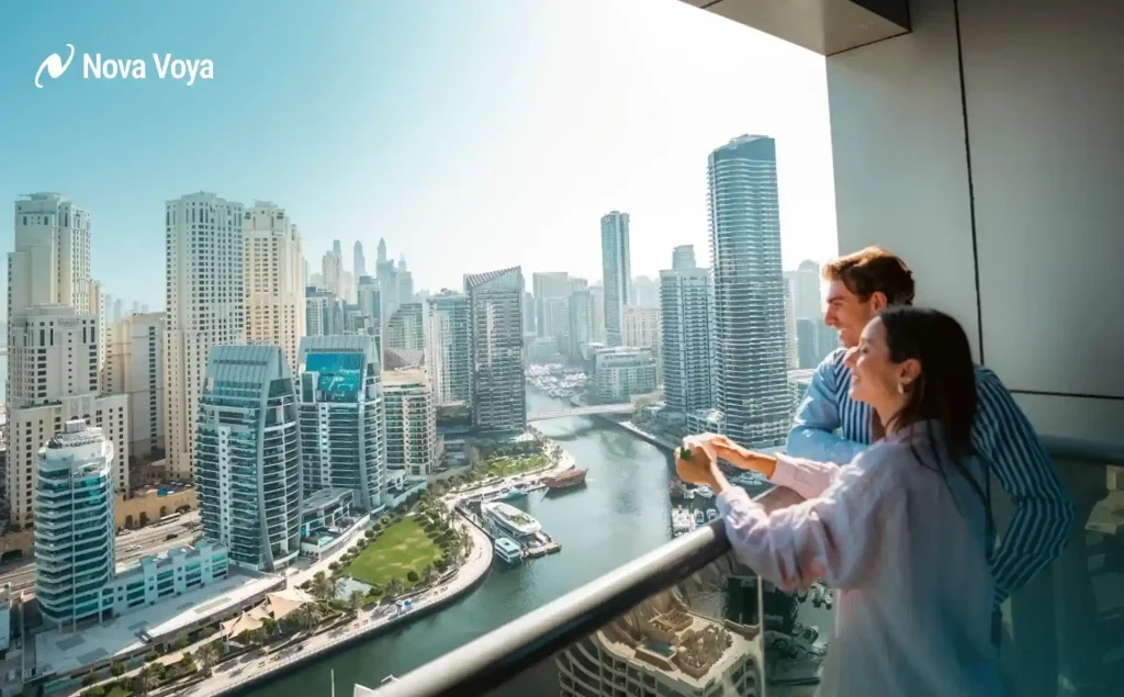  Tourists visiting safely Dubai in the morning.