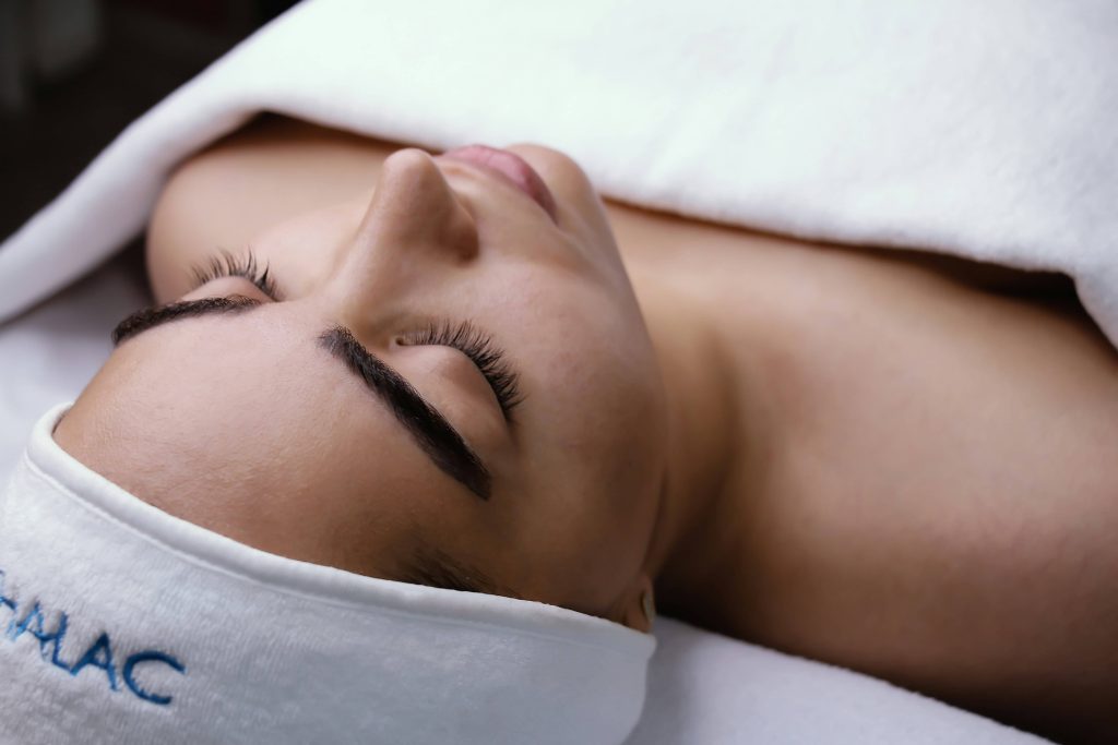 How Endolift Tackles Facial Loose Skin After Weight Loss