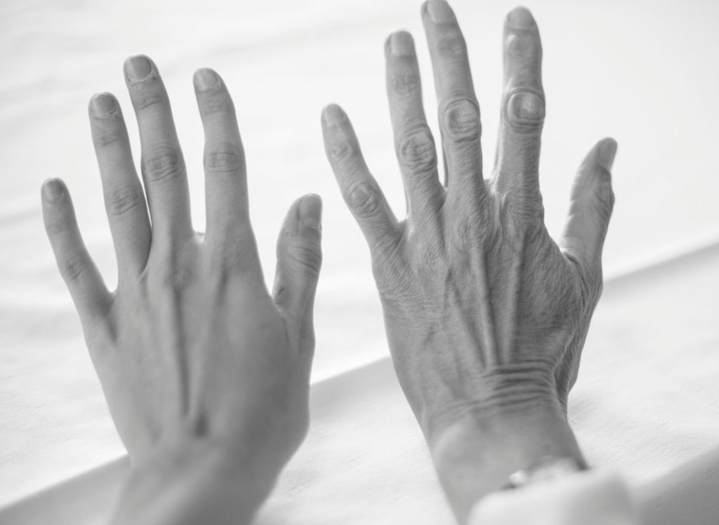 aging hand vs young hand